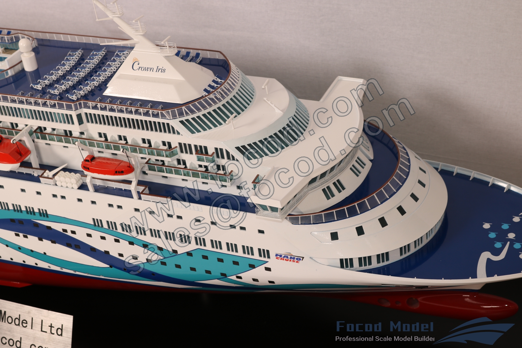 custom made model of 207m cruiseship
